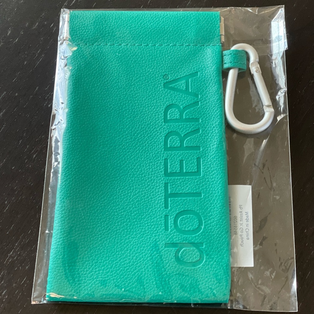 Travel Case / Eye Glass Case — DoTERRA - Picture 2 of 10